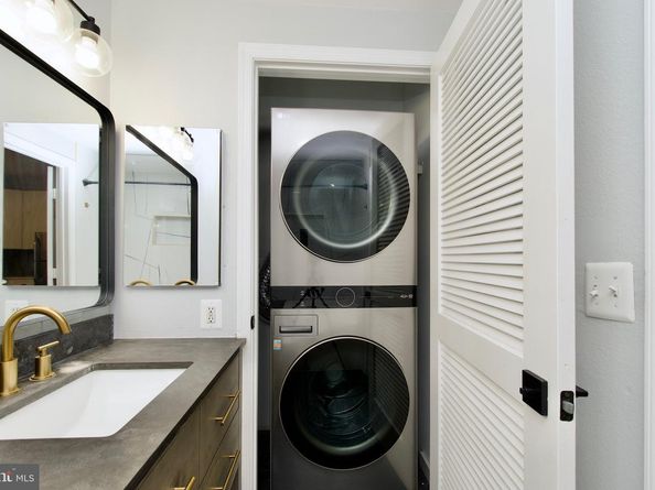 3003 Nicosh Circle 3106, Falls Church VA 22042