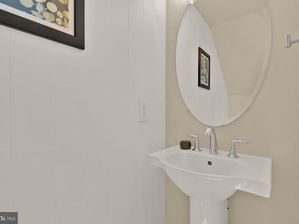 1704 Bandit Loop 20A, Reston VA 20190