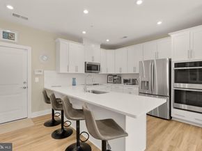 1704 Bandit Loop 20A, Reston VA 20190