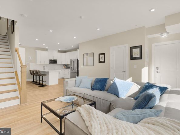 1704 Bandit Loop 20A, Reston VA 20190