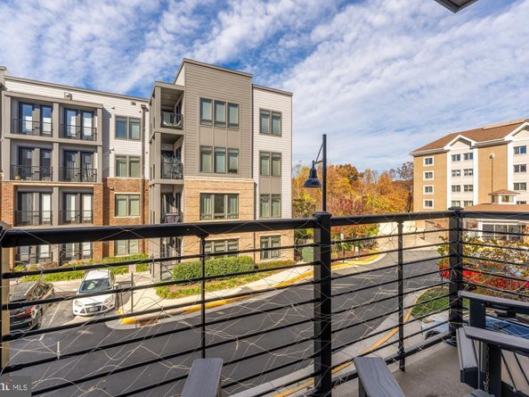 1704 Bandit Loop 20A, Reston VA 20190