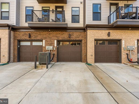 1704 Bandit Loop 20A, Reston VA 20190