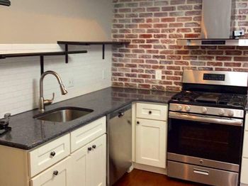 1618 W Diamond Street