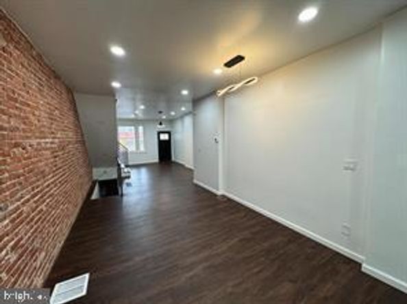 3083 Emerald Street, Philadelphia PA 19134