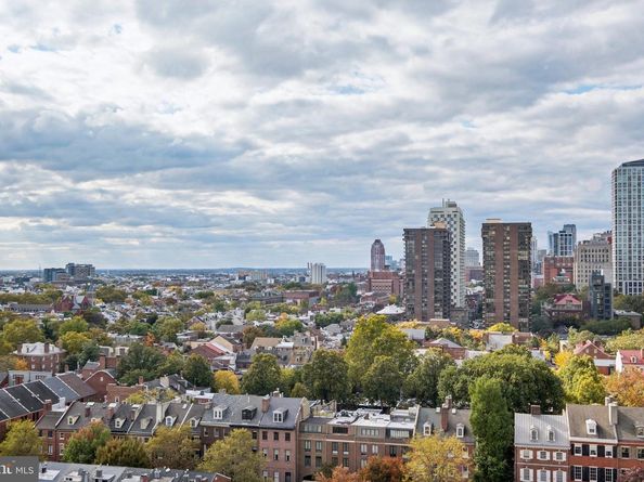 210 Locust Street 16EW, Philadelphia PA 19106