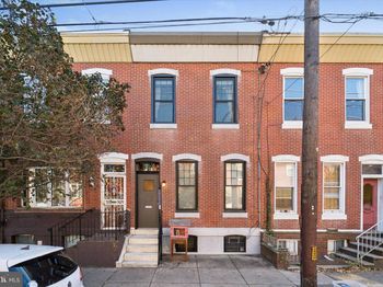 904 Dickinson Street