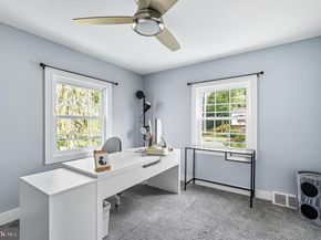 909 Glenroy Road, Philadelphia PA 19128