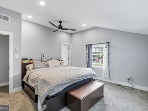 909 Glenroy Road, Philadelphia PA 19128