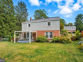 909 Glenroy Road, Philadelphia PA 19128