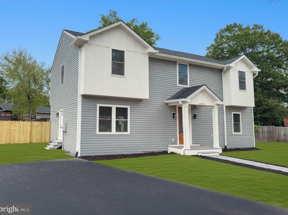 656 Stuart Court, Herndon VA 20170