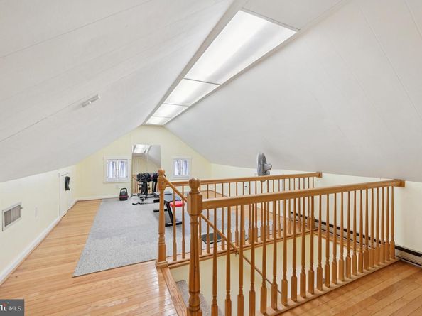 1025 Shadeland Avenue, Drexel Hill PA 19026
