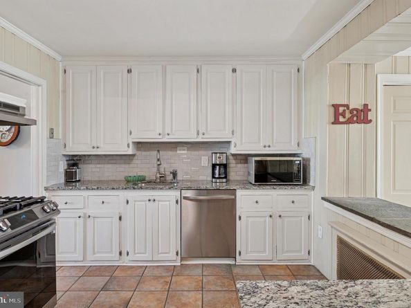 1025 Shadeland Avenue, Drexel Hill PA 19026