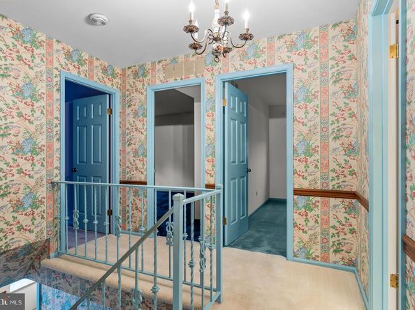 60 Signal Hill Road, Holland PA 18966