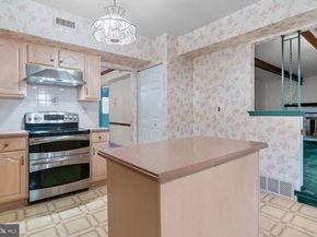 60 Signal Hill Road, Holland PA 18966