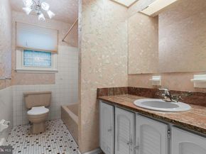 60 Signal Hill Road, Holland PA 18966