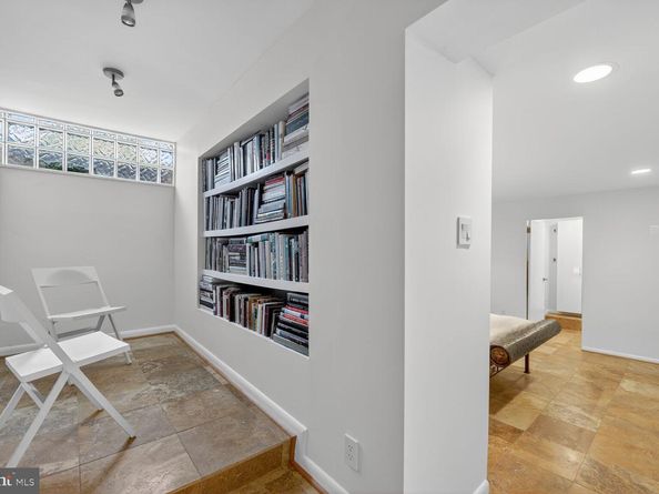 4100 Cathedral Avenue NW 615, Washington DC 20016