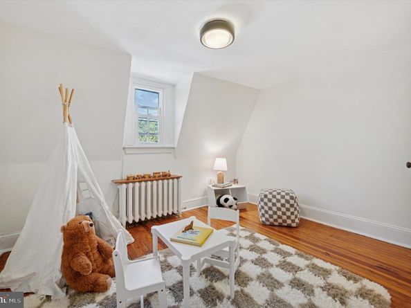 525 Burnham Road, Philadelphia PA 19119