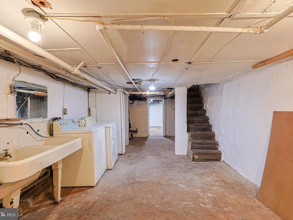 809 Earp Street, Philadelphia PA 19147