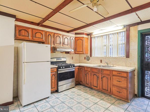 809 Earp Street, Philadelphia PA 19147