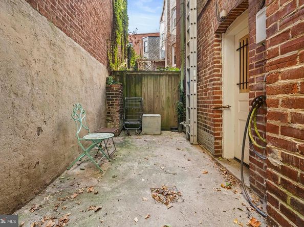 2516 Cliffbourne Place NW, Washington DC 20009