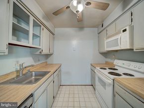 3459 Summit Court NE 3459, Washington DC 20018
