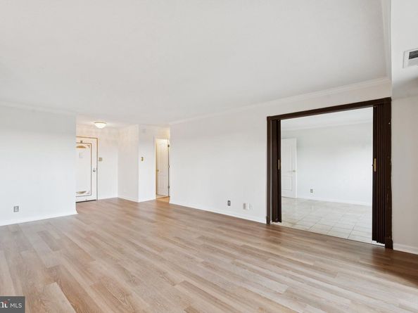 205 Yoakum Parkway 823, Alexandria VA 22304