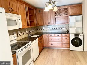 205 Yoakum Parkway 823, Alexandria VA 22304