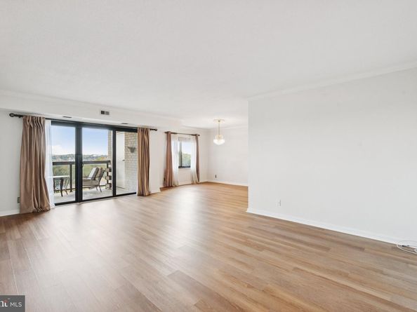 205 Yoakum Parkway 823, Alexandria VA 22304