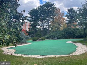 205 Yoakum Parkway 823, Alexandria VA 22304