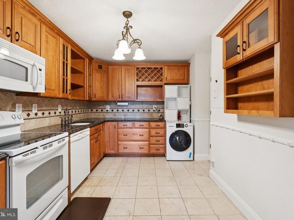 205 Yoakum Parkway 823, Alexandria VA 22304