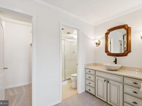 205 Yoakum Parkway 823, Alexandria VA 22304