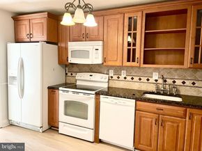 205 Yoakum Parkway 823, Alexandria VA 22304