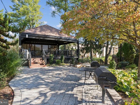 205 Yoakum Parkway 823, Alexandria VA 22304