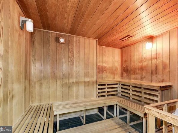 205 Yoakum Parkway 823, Alexandria VA 22304