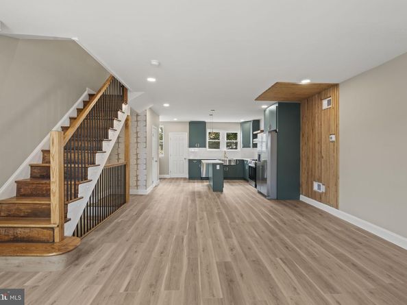 5520 Florence Avenue, Philadelphia PA 19143