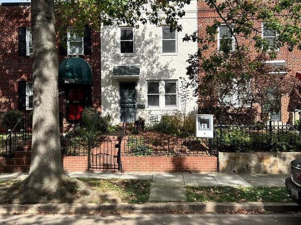 3342 Clay Place NE, Washington DC 20019