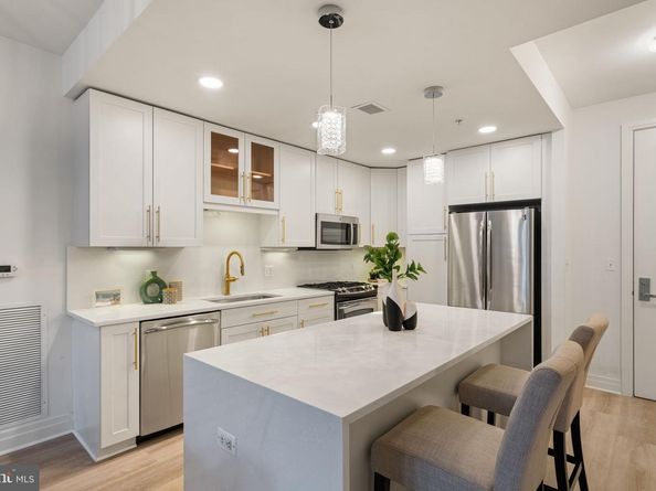 8220 Crestwood Heights Drive 315, Mclean VA 22102