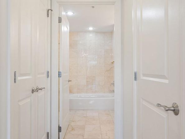 8220 Crestwood Heights Drive 315, Mclean VA 22102