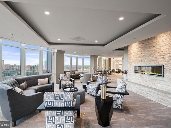 8220 Crestwood Heights Drive 315, Mclean VA 22102