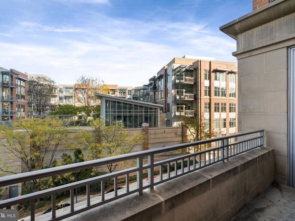 8220 Crestwood Heights Drive 315, Mclean VA 22102