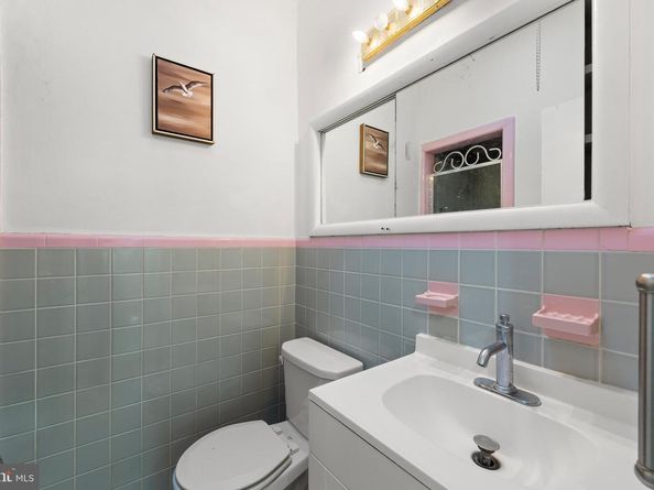 1132 Bingham Street, Philadelphia PA 19115