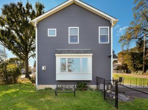 1104 N York Road, Willow Grove PA 19090