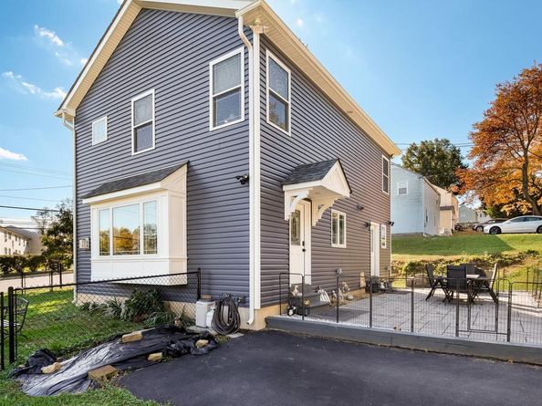 1104 N York Road, Willow Grove PA 19090