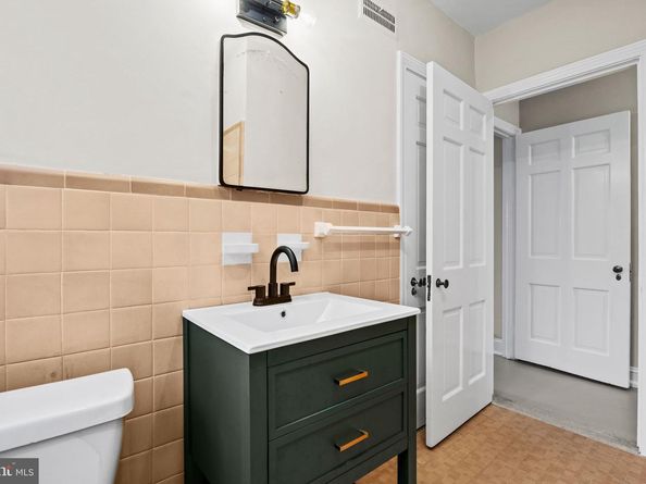 715 E Dorset Street, Philadelphia PA 19119