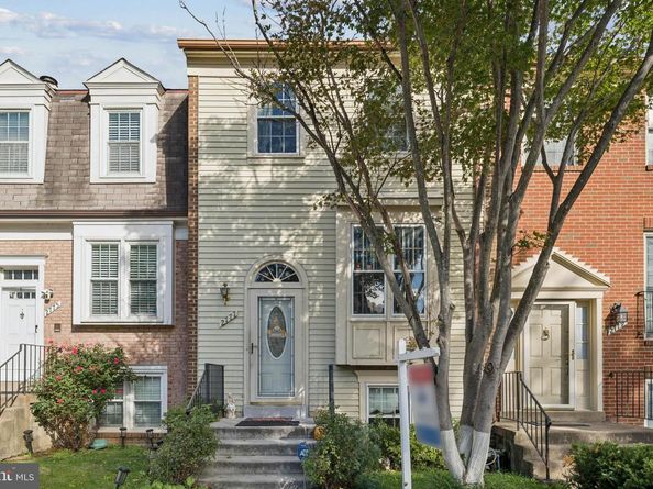 2777 Grovemore Lane, Vienna VA 22180