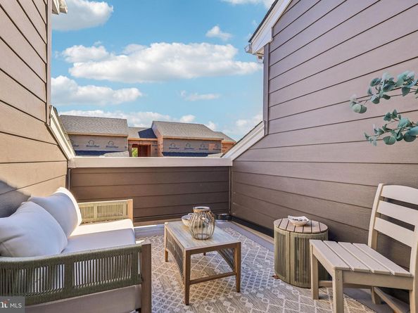 952 Riverplace Drive, Conshohocken PA 19428