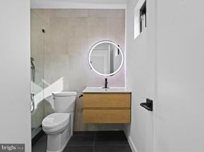 818 N Edgewood Street, Arlington VA 22201