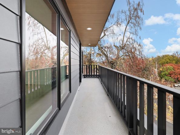 818 N Edgewood Street, Arlington VA 22201