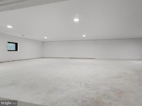 818 N Edgewood Street, Arlington VA 22201