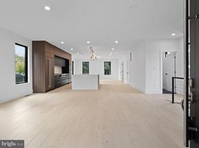 818 N Edgewood Street, Arlington VA 22201